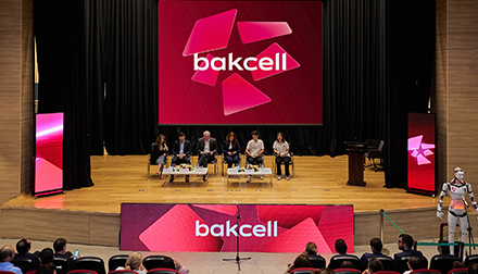 “Bakcell”in Baş İcraçı Direktoru Müasir Təhsil Kompleksinin şagirdləri ilə görüşüb